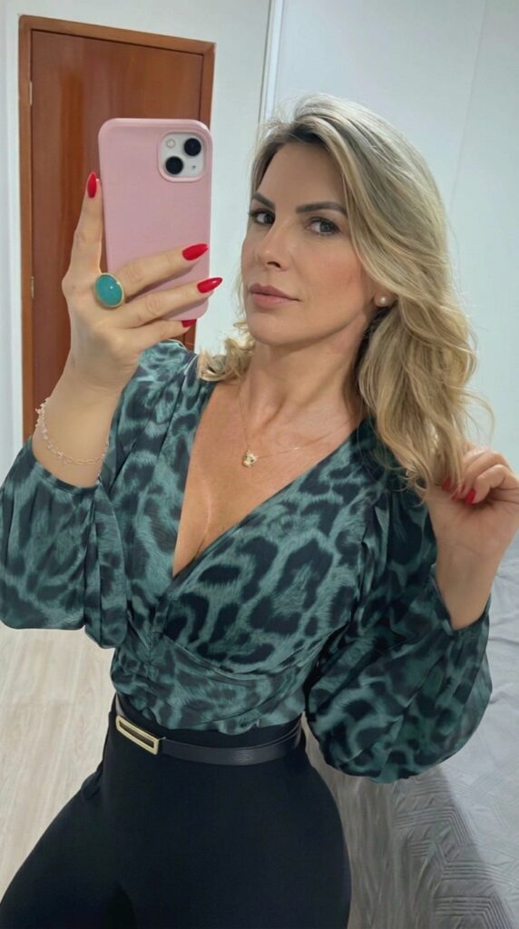 Photo de Sensuelle_23, 52 ans, femme mûre à Evry